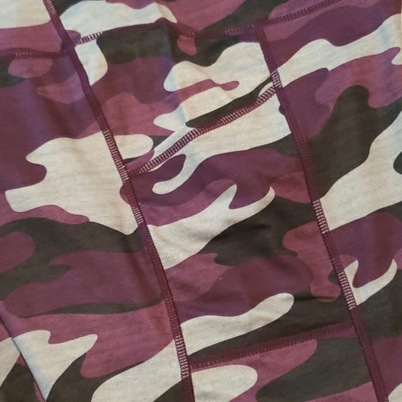 🌷NWT REEBOK 7/8 pocket high rise legging - Size L/XL - Picture 4 of 7